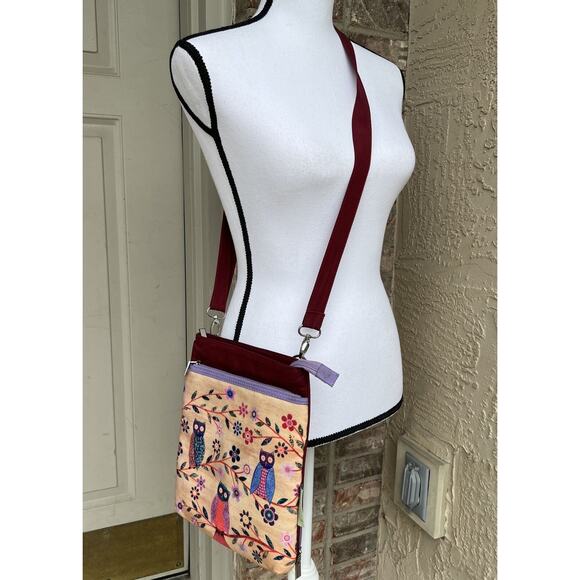 Sascalia Owl Crossbody Bag~ Tote Handbag Attached Wallet Flowers Red Coyne's - Picture 7 of 7